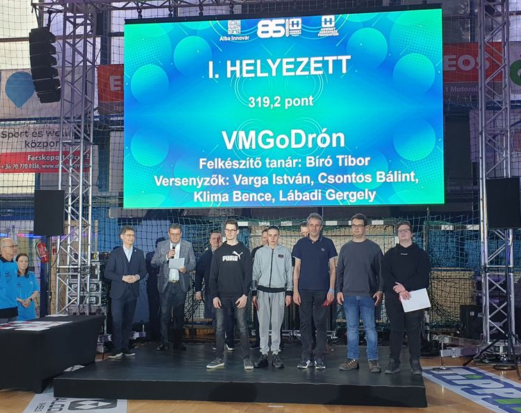 🚁🏆 Vörösmartys elsőség a drónversenyen!